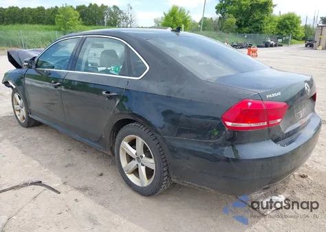 2013 Volkswagen Passat 2.5L Se z USA, uszkodzony, nr VIN 1VWBP7A36DC012788